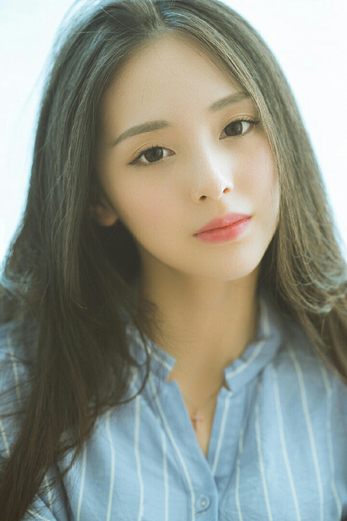 维尼修斯临危受命率队逆转，中国队在友谊赛中2-1险胜亚特兰大联