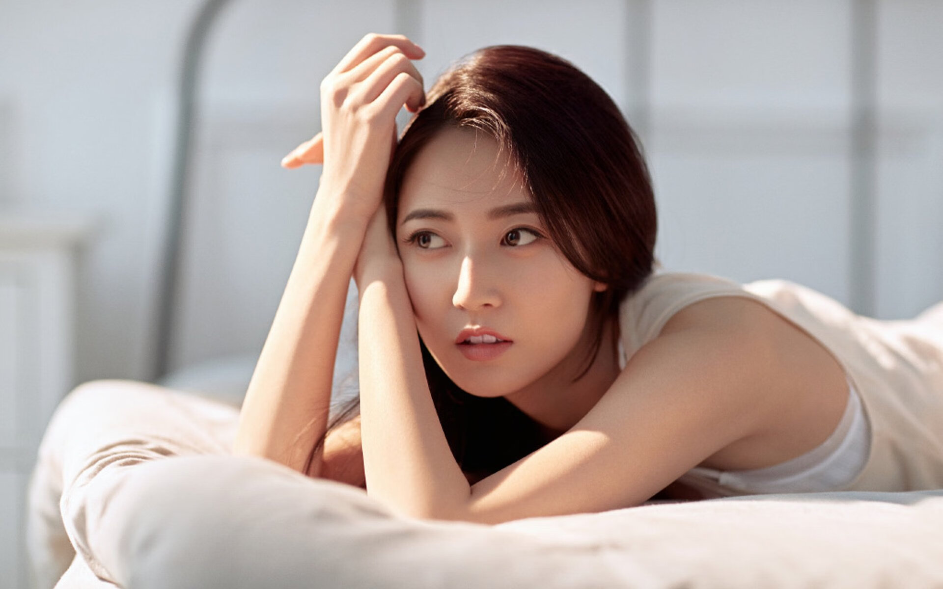 开云体育在线-双城记·双星闪耀，当梅西绝境救赎与詹姆斯逆转神话相遇于同一片星空