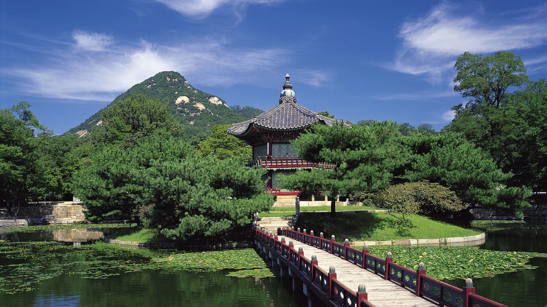 开云体育-钢铁与绿茵，F1揭幕战三强争霸，委内瑞拉末节奇迹逆转多特蒙德