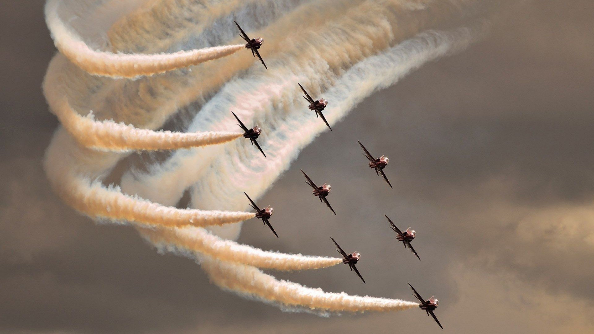 征服，当F1街道赛的尖啸，遇上基多高原的绝杀