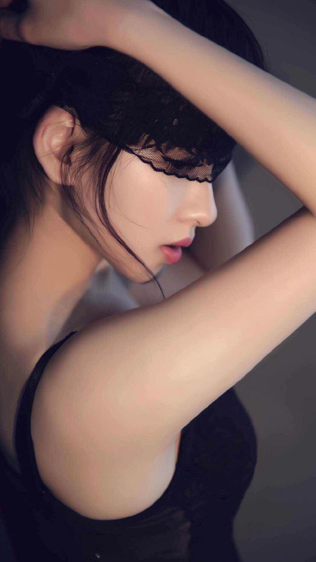 开云体育中国-篮球之巅的两极荣耀，当约基奇重新定义中锋，广东用铁血诠释东方力量